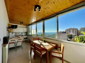 50 mt dalle spiagge, Attico vista Mare Loano